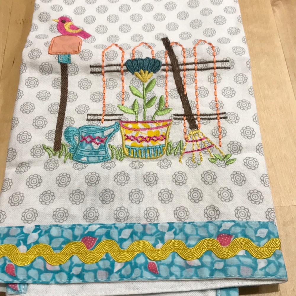New Kitchen Towel - Picture 3 of 3